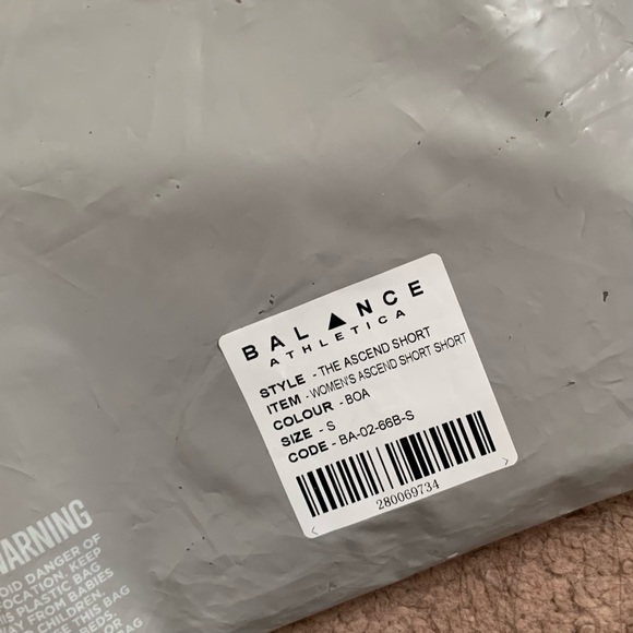 Balance Athletica ‘Ascend’ Short Shorts (S) - boa - Picture 5 of 6